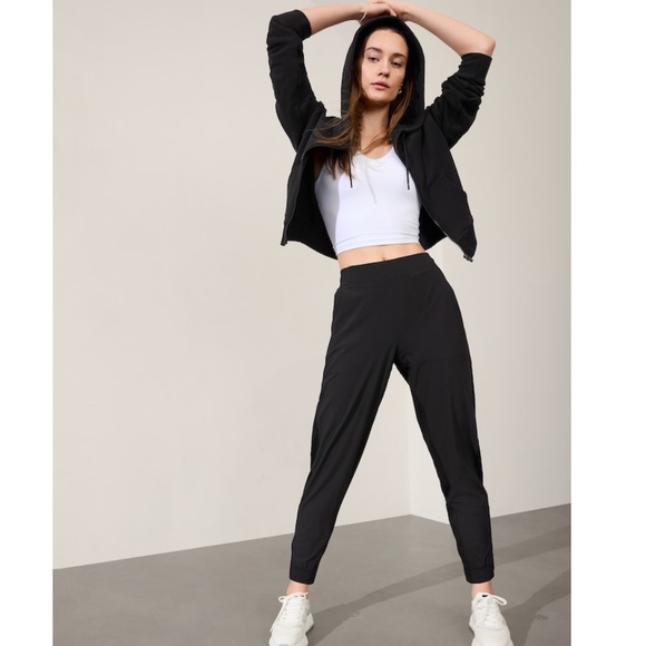 NWOT Athleta Textured Brooklyn Jogger Black - Picture 2 of 12